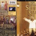 DVD 2000 年版本，整片均在舞臺上拍攝。