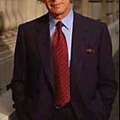 美國廣播公司 (ABC)著名電視新聞主播彼得‧詹寧斯8/7/2005日因肺癌在紐約市家中過世，得年67歲。