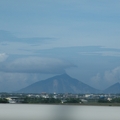 高速公路上龜山島上的雲