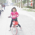 六歲 (20101212) 首張無輔助輪之單車照
