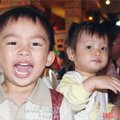 兩歲 (20051016) 小堂哥和甜甜