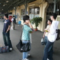等待回台北的火車中