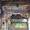 樑柱都使用台灣檜木
樑下以金箔包覆裝飾
聽說這項手藝已經失傳