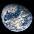 太空人於阿波羅８號內拍攝的地球照片，攝於1968.12.22.....