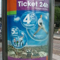 巴士或地面電車，一天24小時，一個人4歐元，3個人5.6歐元。
真的很方便，買了一張票就一直坐，坐到我們兩人都不好意思了。