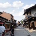 如果沒有遊客，還以為這是百年前的京都。