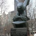 statue of eagle