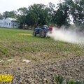 有機栽培需大量有機肥以機械施放節省人力