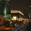 台北101大樓旁街景