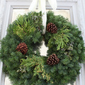 Wintersteen Farms offers Fresh Traditional Christmas Wreaths