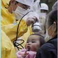 核輻射檢查 - 一個小女孩