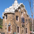 「奎爾公園」也是西班牙建築師安東尼˙高地(Antoni Gaudi)的傑出作品