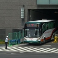 6月9日巧遇京站測試大巴士進出站.