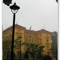 黃色法式建築，原是殖民時期總督府，後來成為胡志明主席處理國政的地方。
