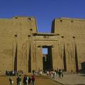 埃及荷魯斯神殿的塔門
