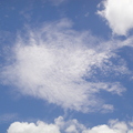 夏日的午後藍天白雲