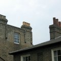 在英國看每家屋頂各式各樣的煙囪,是一件很有趣的事.
