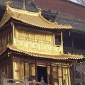 香港富商興建銅殿再鍍金在表面,顯示他的誠意