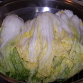 韓國泡菜抹鹽泡水一晚洗淨瀝乾
