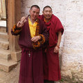 西元2000年以前，這裡還無什麼外來人，五年之後(2004)，喇嘛也會YA!