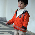 中正紀念堂的迴廊，大江東去的小喇叭獨奏，讓小男孩聽得出神。