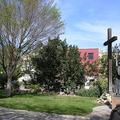 教堂外Serra神父像和十字架(2)
