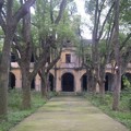 始建于是1902年，前臨京杭大運河，院地麵積47.5畝，建築麵積5677平方米,為西式建築群。自1903至1908年，嘉興文生脩道院為中國造使會的唯一總脩院，又是總郃院。后因北方脩生不服江南水土，乃于1909年在北京大柵欄另建一座迫使會脩道院。1949年脩道院停辦。