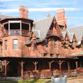 馬克 . 吐溫的故居(The Mark Twain House) 座落在美國康乃狄克州首府哈特福(Hartford)的佛名頓大道上(Farmington Avenue),是具有歷史價值的地標.