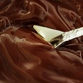 融化的黑巧克力