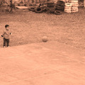 男孩與球