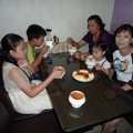 一家人到庭緣義式坊位於三重的義大利麵餐廳, 享用美食真開心 !