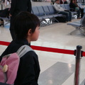 機場偷拍─超卡哇伊的小孩側影
