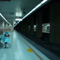 萬華搭車前往中壢-沒有人的火車月台，感覺很可怕，好像在拍「噬血地鐵站」