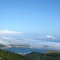 「上了山就看海吧，遠了塵就沉寂吧。」照片來自樂伯網站。