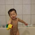 沅沅2歲三個月  玩水 - 1
