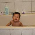 沅沅2歲三個月  玩水 - 2