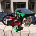 太陽能板接上電容器接收能源