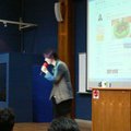 李唐在華梵大學的演講 為陳思穎補唱生日快樂歌