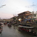 安帕瓦Ampawa夜間水上市場之遊河