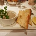豬腳餐廳-鮪魚醬配麵包