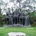 這座是近期完成的雕像，敍述唐太宗李世民在太原起兵逐鹿中原的故事；位於晉祠外的晉詞公園裡