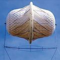 把這款風箏氣球放上天，再由電線把電流送回地面，效率可比固定在地面的風電柱好多了。圖／取自網路