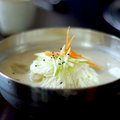 韓國冷湯麵黃豆粉製成的麵條