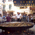 2003年加泰隆尼亞日巴塞隆納以西某村莊製作大鍋飯的情形