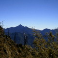 中央尖山( 3705m) 是台灣三尖之首，因此與日本的槍岳、瑞士阿爾卑斯的馬特洪峰（Matterhorn）媲美，也毫不遜色