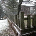  在神社附近，突然怒雪飛花風不止
