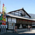 旧金毘羅大芝居 (金丸座) 建於1835年，是日本現存最古的歌舞伎院，目前為国指定的重要文化財