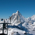 小馬特洪峰(3885m)為歐洲最高的纜車站(3820m)，由此可眺望馬特洪峰(Matterhorn)的南面，如果不說，這個角度簡直讓人認不出來
