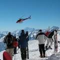 在「馬特洪峰冰川天堂」，有人要親身體驗從3800m往山下滑的快感，也有人搭直升機從上空探索神秘冰河群的壯觀景象
