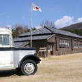 「岬の分教場」的原型是根據苗羽小学校田浦分校(1902年～開校1972)建造的，作為電影的主要場景